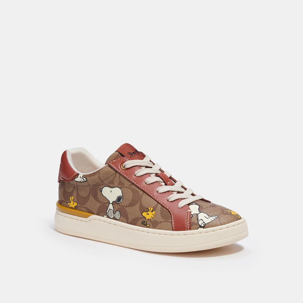 Coach Outlet Coach X Peanuts Clip Low Top Sneaker In Signature Canvas With Snoopy Woodstock Print商品第1张图片规格展示