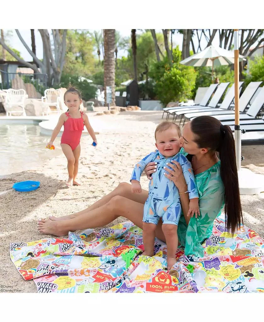 商品Bumkins|Baby Disney 100 Years Happy Faces Lightweight Roll and Go Blanket,价格¥279,第4张图片详细描述