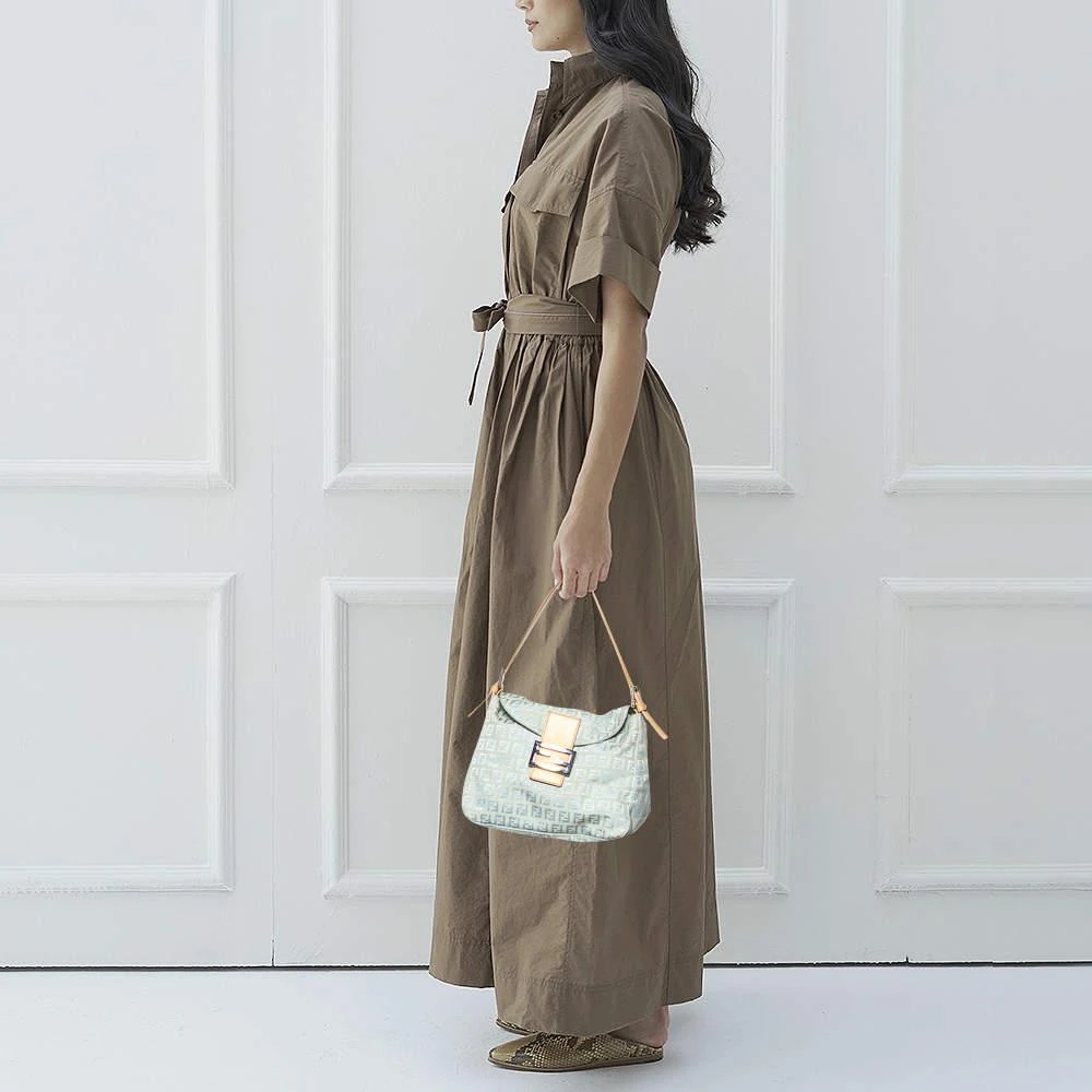 商品[二手商品] Fendi|Fendi Blue/Beige Zucchino Canvas and Leather Mama Baguette Bag,价格¥3372,第2张图片详细描述
