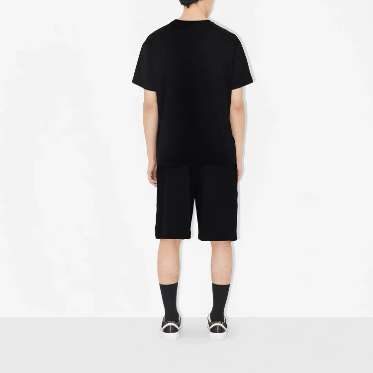 商品[国内直发] Burberry|博柏利 SS23 战马Logo印花纯色圆领套头短袖T恤 男款 黑色 80697621,价格¥2819,第6张图片详细描述