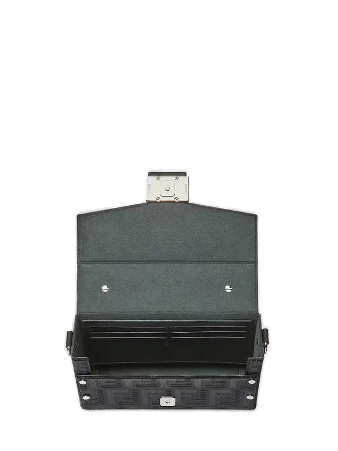 商品Fendi|Fendi Baguette Soft Trunk Top Handle Bag,价格¥12682,第3张图片详细描述