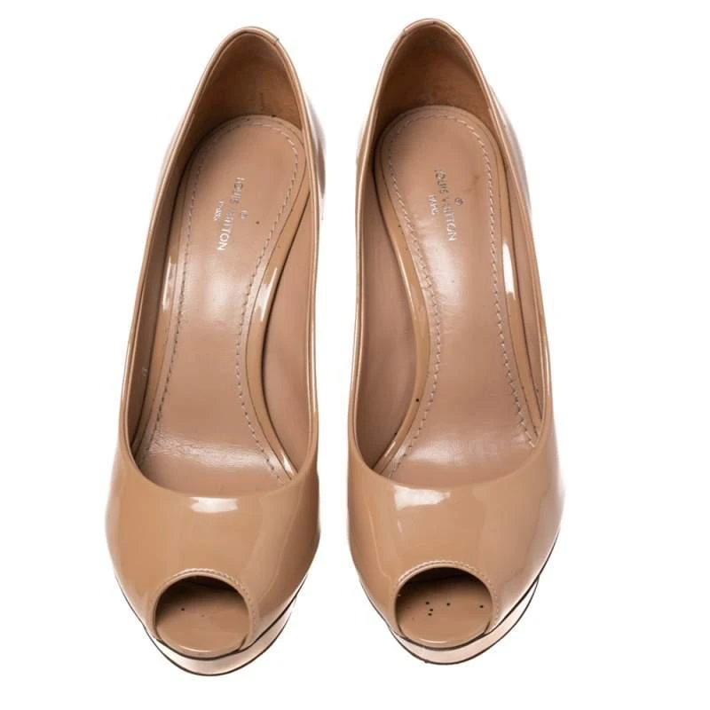 商品[二手商品] Louis Vuitton|Louis Vuitton Beige Patent Leather Eyeline Peep-Toe Platform Pumps Size 37,价格¥2626,第3张图片详细描述