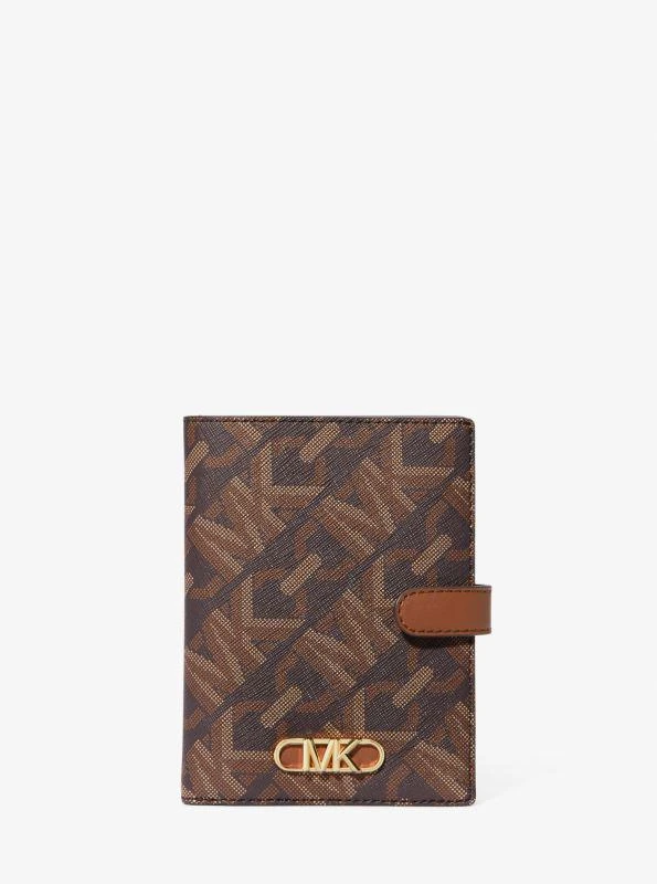 商品Michael Kors|Empire Medium Signature Logo Passport Wallet,价格¥363,第1张图片