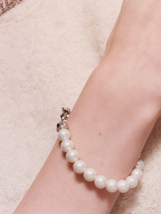 商品BAEBAE|Initial Tail Pearl Bracelet,价格¥569,第3张图片详细描述