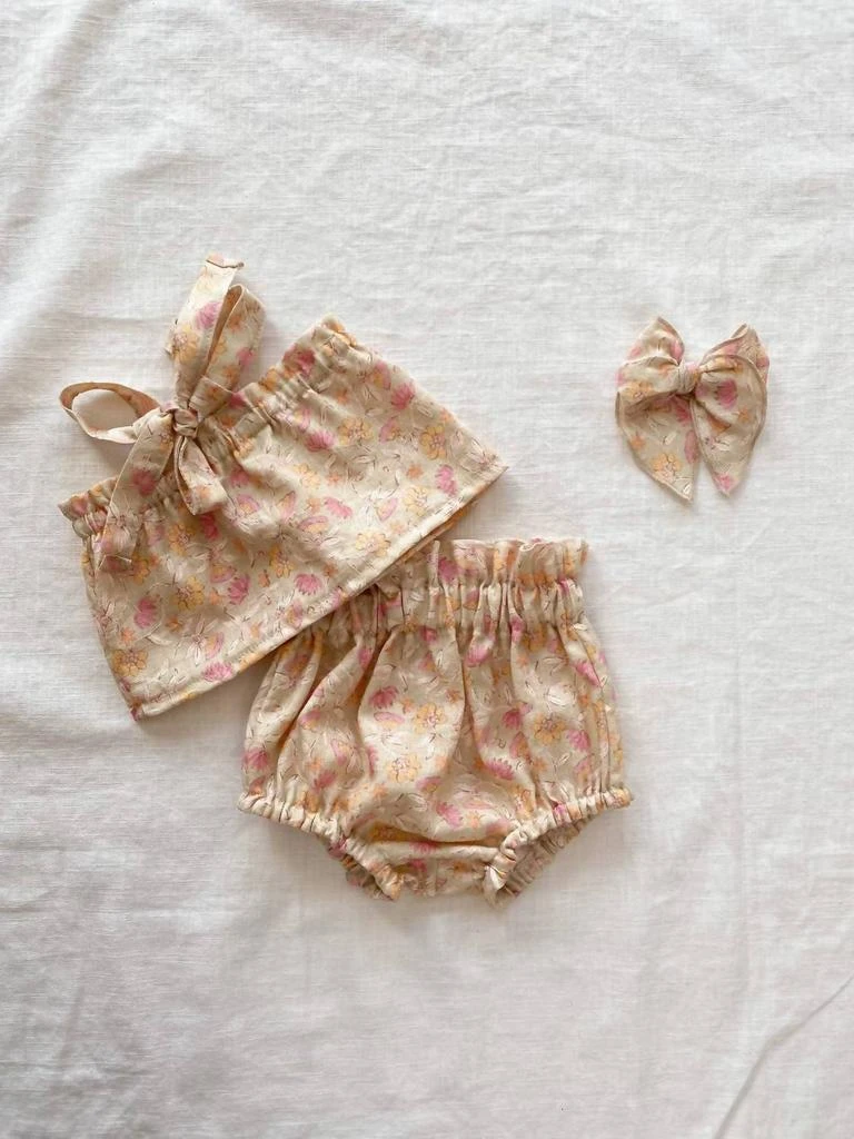 商品evelina apparel|Evelina Apparel - Baby Girls' Floral Linen Baby Bloomers,价格¥339,第5张图片详细描述
