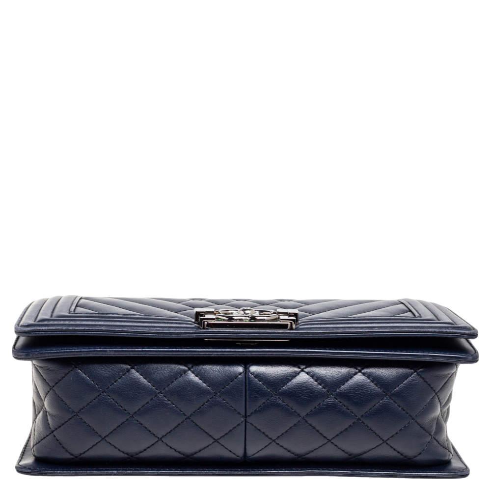 Chanel Midnight Blue Quilted Chevron Leather Medium Boy Flap Bag商品第6张图片规格展示