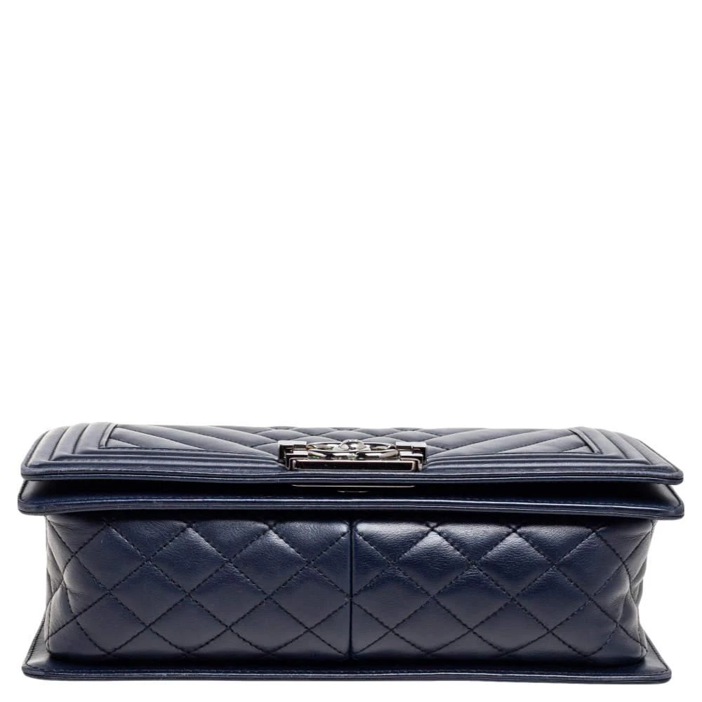Chanel Midnight Blue Quilted Chevron Leather Medium Boy Flap Bag 商品