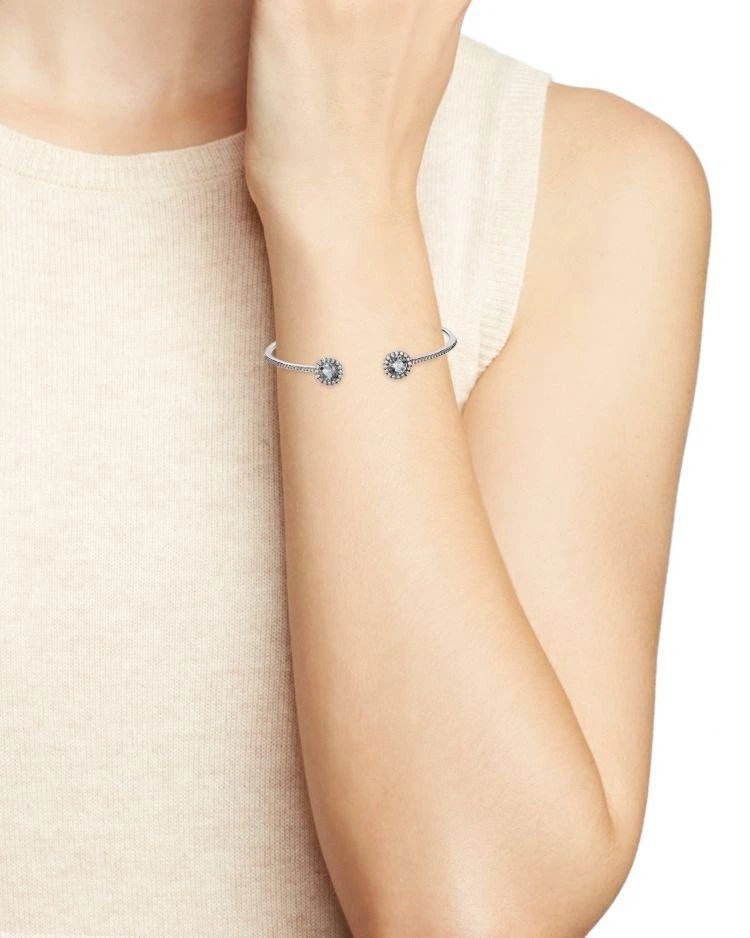 商品Nadri|Framed Round Hinge Bangle,价格¥389,第2张图片详细描述
