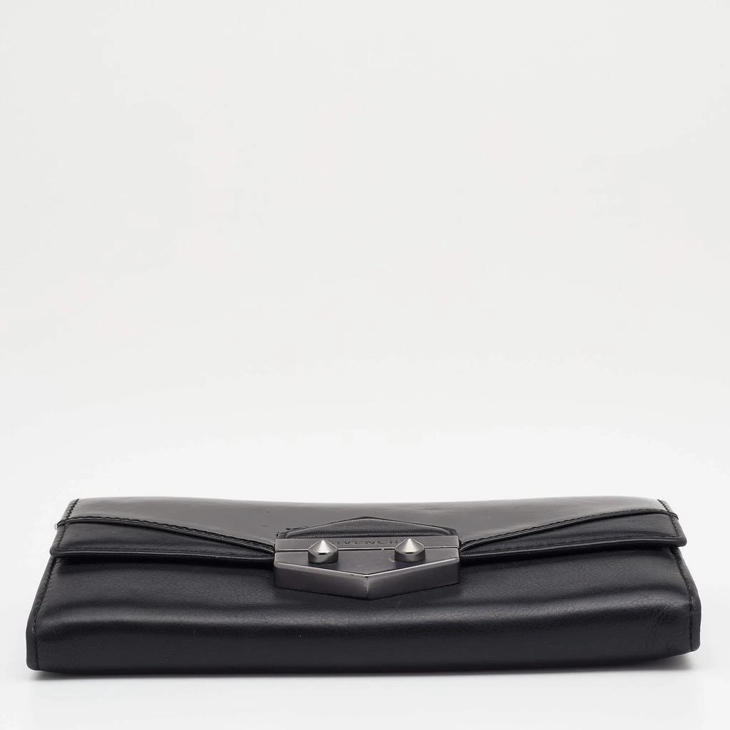 Givenchy Black Patent and Leather Flap Continental Wallet 商品