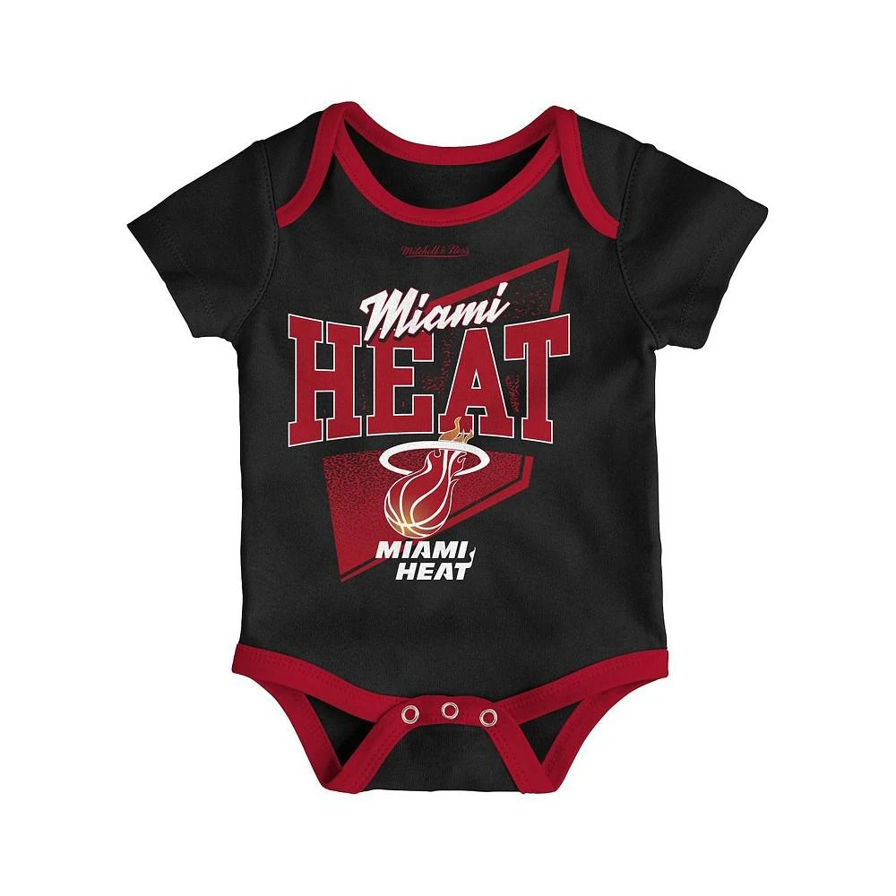 商品Mitchell & Ness|Infant Boys and Girls Black, Red Miami Heat Hardwood Classics Bodysuits and Cuffed Knit Hat Set,价格¥301,第4张图片详细描述