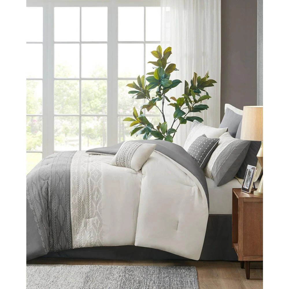 Helena Embroidered 8-Pc. Comforter Set 商品