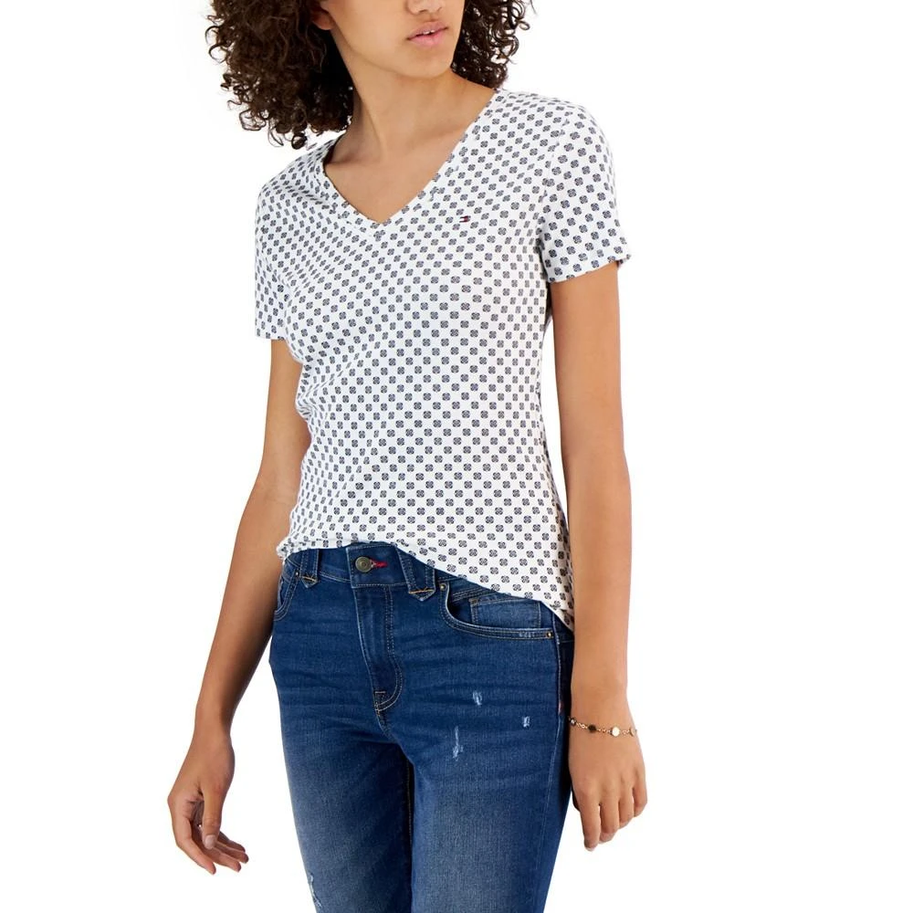 商品Tommy Hilfiger|Women's Cotton Foulard Printed V-Neck Top,价格¥66,第1张图片