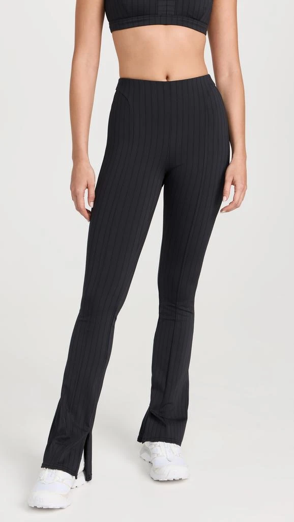 商品Alo|High Waist Pinstripe Zip It Flare Leggings,价格¥629,第1张图片