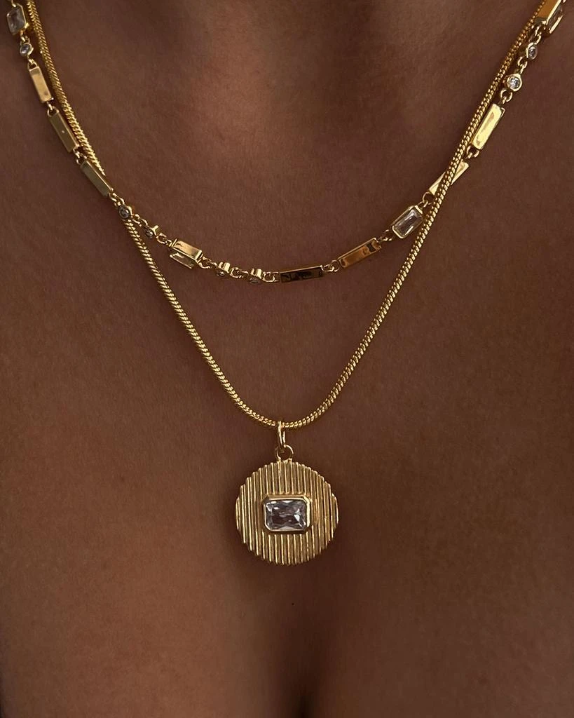 商品Luv AJ|Le Signe Pendant Necklace- Gold,价格¥683,第5张图片详细描述