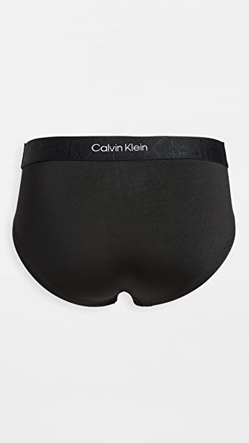 商品Calvin Klein|Monolith Hip 三角短内裤,价格¥131,第4张图片详细描述