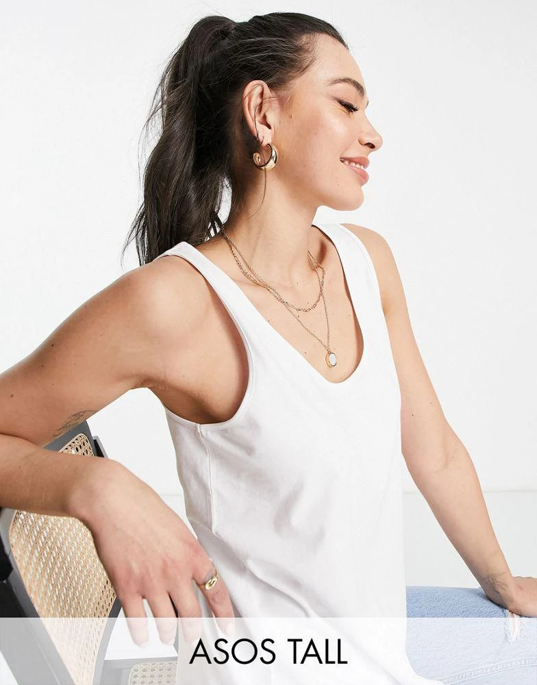 商品Echo Design|ASOS DESIGN Tall ultimate vest with scoop neck in cotton in white - WHITE,价格¥47,第1张图片