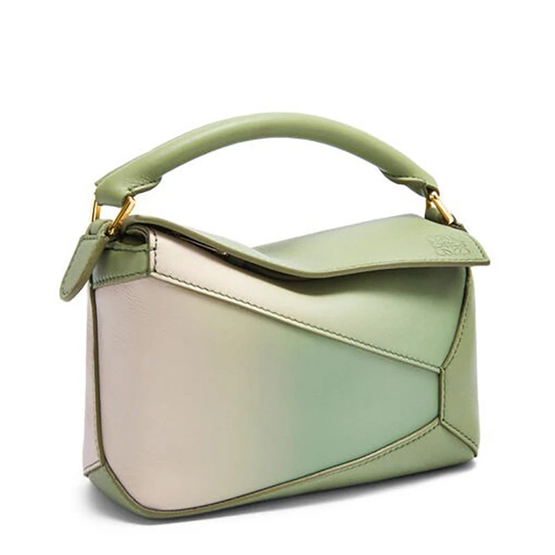 商品Loewe|【预售3-7天】LOEWE/罗意威 22春夏新款Puzzle Edge系列 女士迷你迷迭香色浅燕麦色牛皮革拼图手提单肩包A510P88X07-6473,价格¥14645,第4张图片详细描述