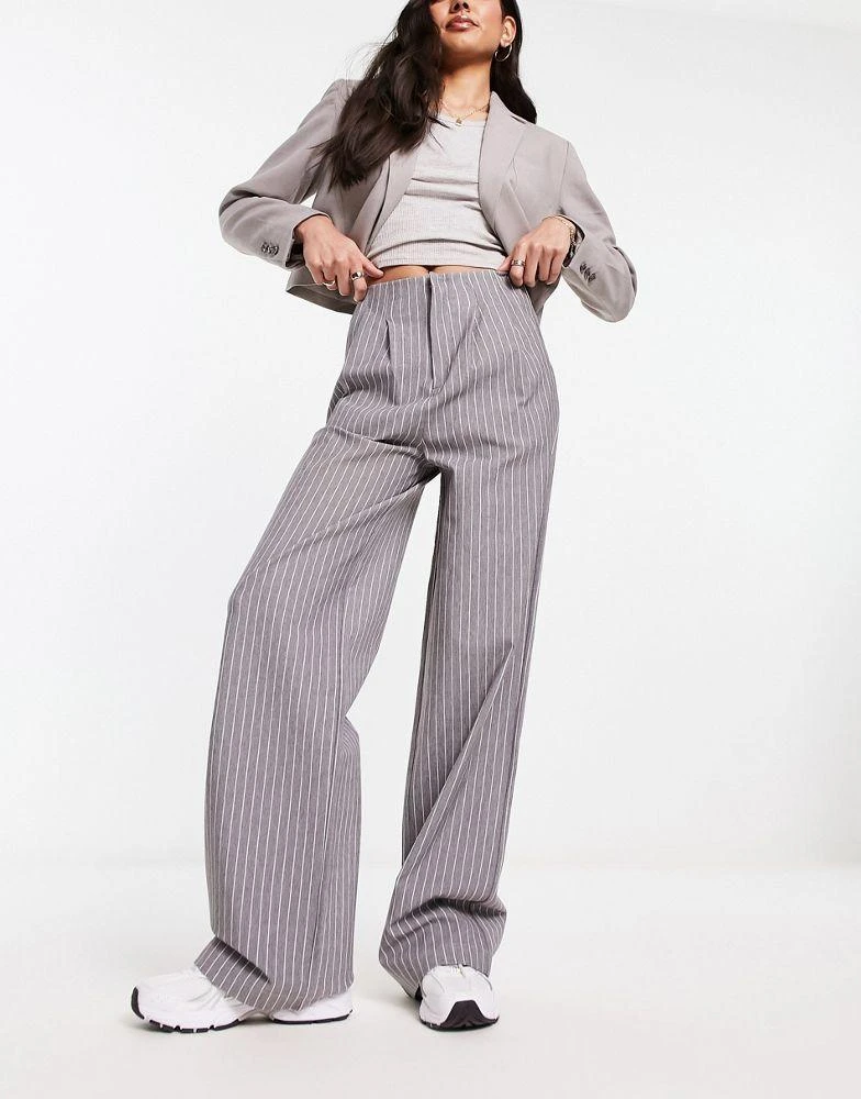 商品ASOS|ASOS DESIGN premium stretch tailored trouser in grey pinstripe,价格¥205,第1张图片