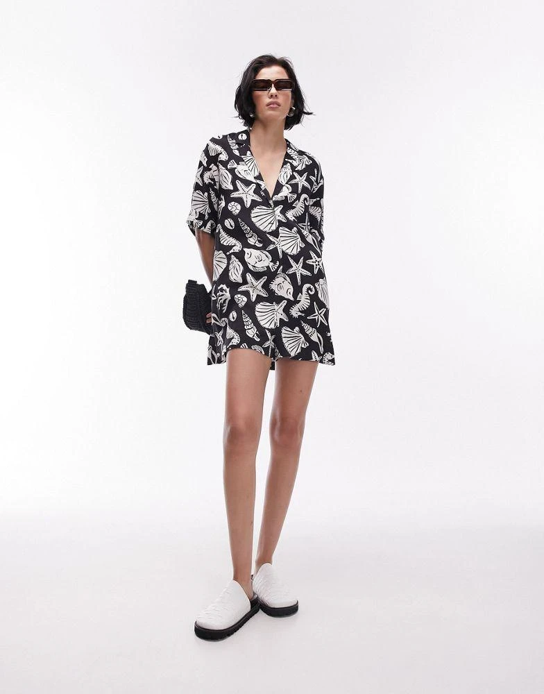 商品Topshop|Topshop button down romper in mono shell print,价格¥334,第4张图片详细描述