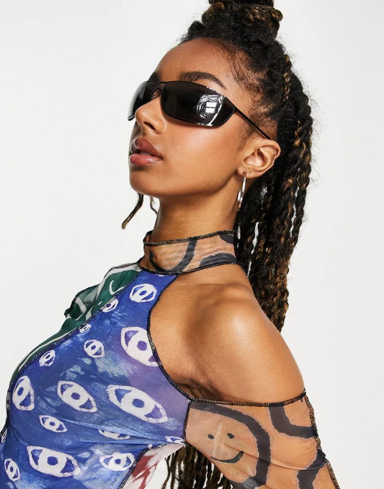 商品The Ragged Priest|The Ragged Priest cold shoulder high neck crop top in batik print mesh co-ord,价格¥263,第3张图片详细描述