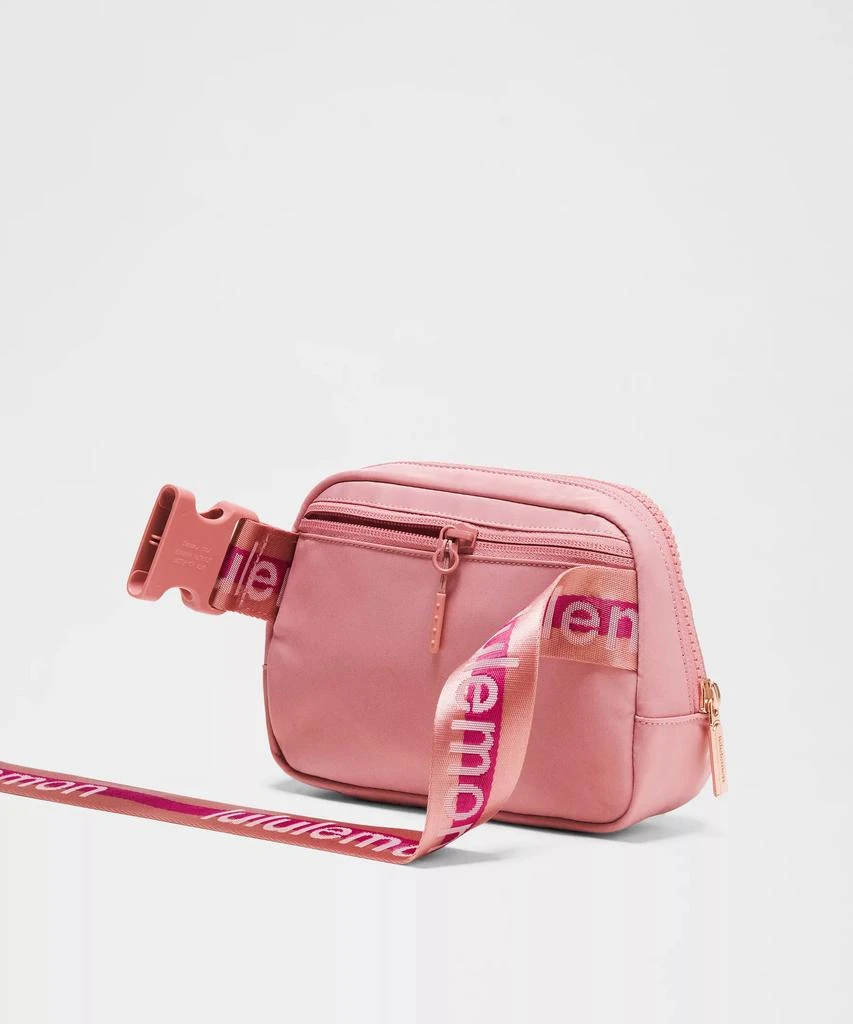 商品Lululemon|Everywhere Belt Bag 1L *Wordmark,价格¥335,第4张图片详细描述