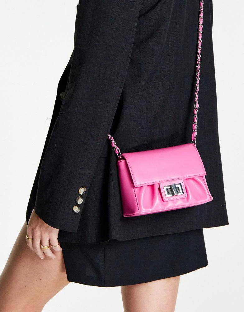 商品ASOS|ASOS DESIGN ruched crossed body bag with chain strap in pink,价格¥125,第2张图片详细描述