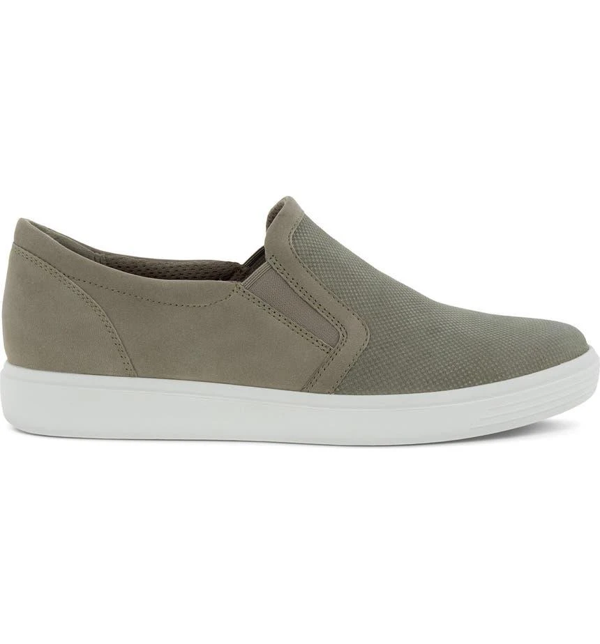 商品ECCO|Vetiver Classic Leather Slip-On Sneaker,价格¥377,第2张图片详细描述