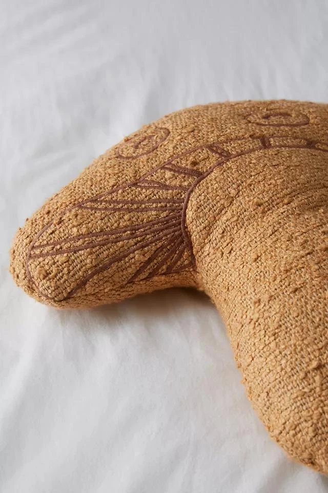 商品Urban Outfitters|Boucle Mushroom Throw Pillow,价格¥377,第3张图片详细描述