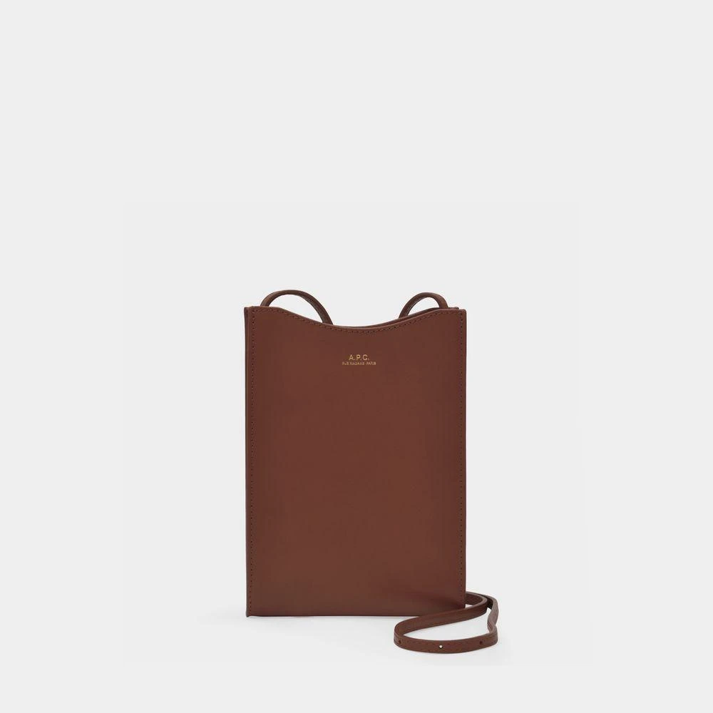 商品A.P.C.|Neck Pouch Jamie Crossbody - A.P.C. - Hazelnut - Leather,价格¥2010,第1张图片