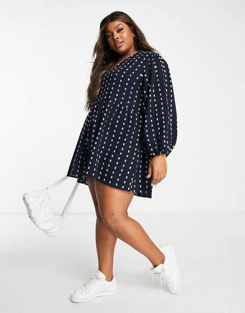 商品ASOS|ASOS DESIGN Curve puff sleeve smock playsuit in textured navy,价格¥281,第3张图片详细描述