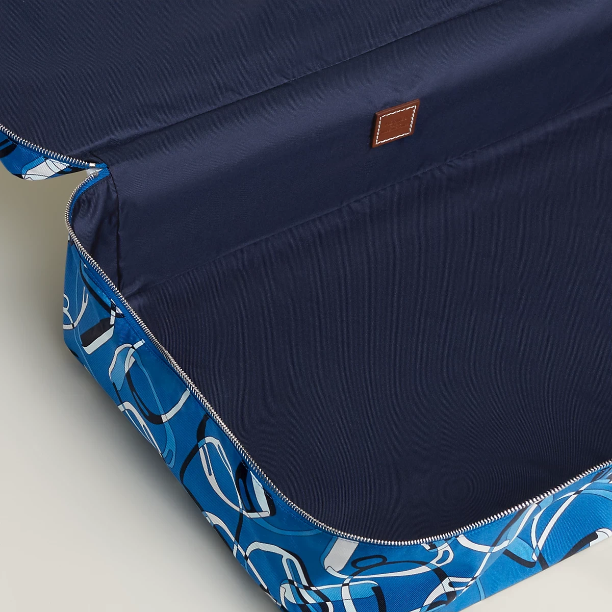 【预售】 爱马仕 25春夏 女士 收纳包 Housse de voyage Hermès Travelsilk MM H085081CK71  商品