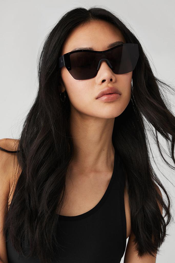 Alo Stunner Sunglasses - Black - Accessories - Free Shipping  display picture 3