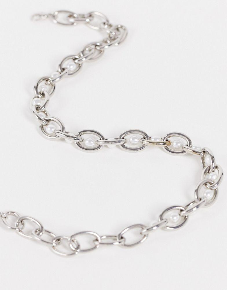 商品Reclaimed Vintage|Reclaimed Vintage inspired chunky necklace in faux pearl and silver,价格¥85,第4张图片详细描述