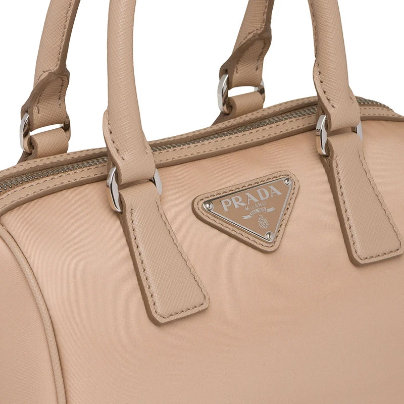 �商品Prada|【预售3-7天】PRADA/普拉达 经典Re-Edition 2005系列 女士豆沙米色Saffiano皮革材质单肩手提包1BB846_064_F0770_V_W11,价格¥11676,第5张图片详细描述