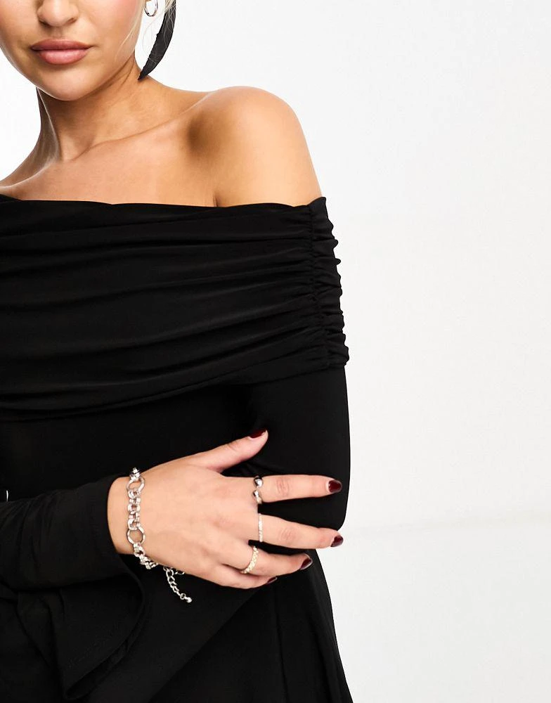 商品ASOS|ASOS DESIGN ruched slash neck cold shoulder mini dress in black,价格¥254,第3张图片详细描述