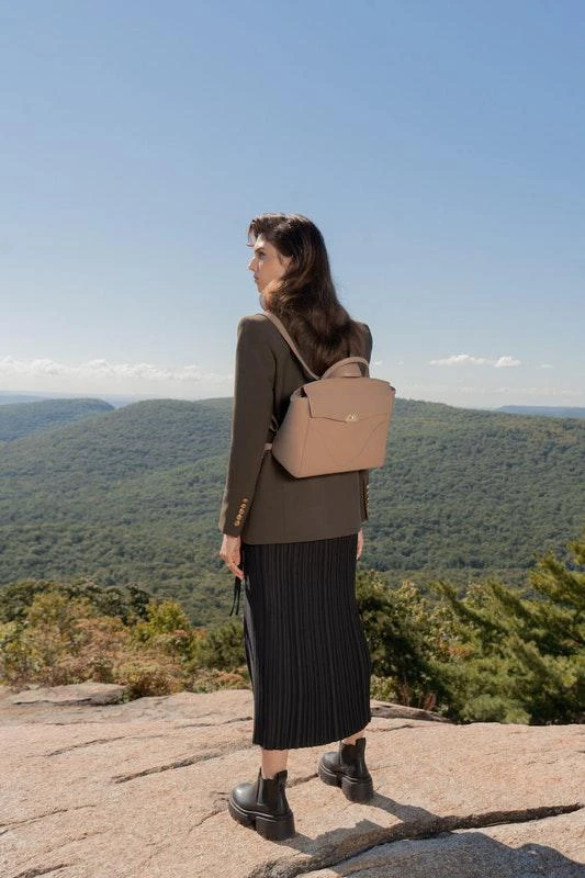 商品OLEADA|Wavia Bag Latte | Tan backpack purse,价格¥5524,第2张图片详细描述