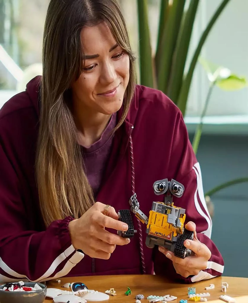 商品LEGO|Disney Pixar WALL-E and EVE 43279 Toy Building Set, 811 Pieces,价格¥516,第2张图片详细描述