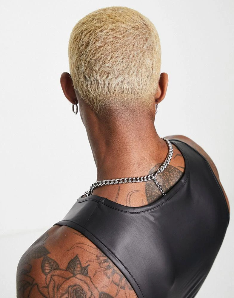 商品ASOS|ASOS DESIGN waterproof stainless steel chunky neck chain with scorpion pendant in silver tone,价格¥166,第2张图片详细描述