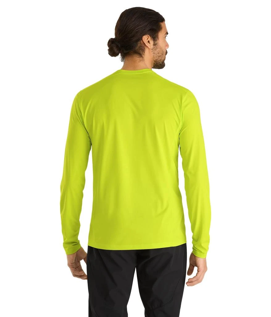 商品Arc'teryx|Arc'teryx Motus Crew Neck Shirt LS Men's | Lightweight Exceptionally Moisture Wicking Long Sleeve Training Shirt,价格¥477,第2张图片详细描述