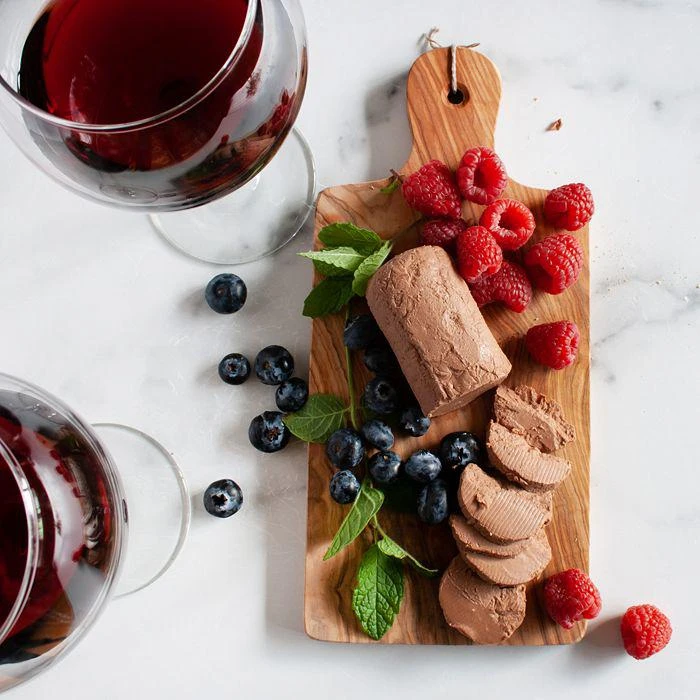 商品igourmet|Three Cheeses for Pinot Noir Pairing Gift Box,价格¥560,第3张图片详细描述