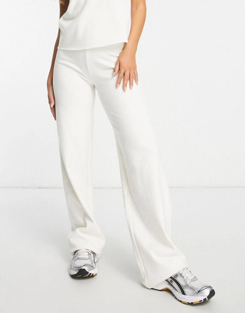 商品ASOS|ASOS DESIGN co-ord super soft wide leg trouser in winter white,价格¥215,第1张图片