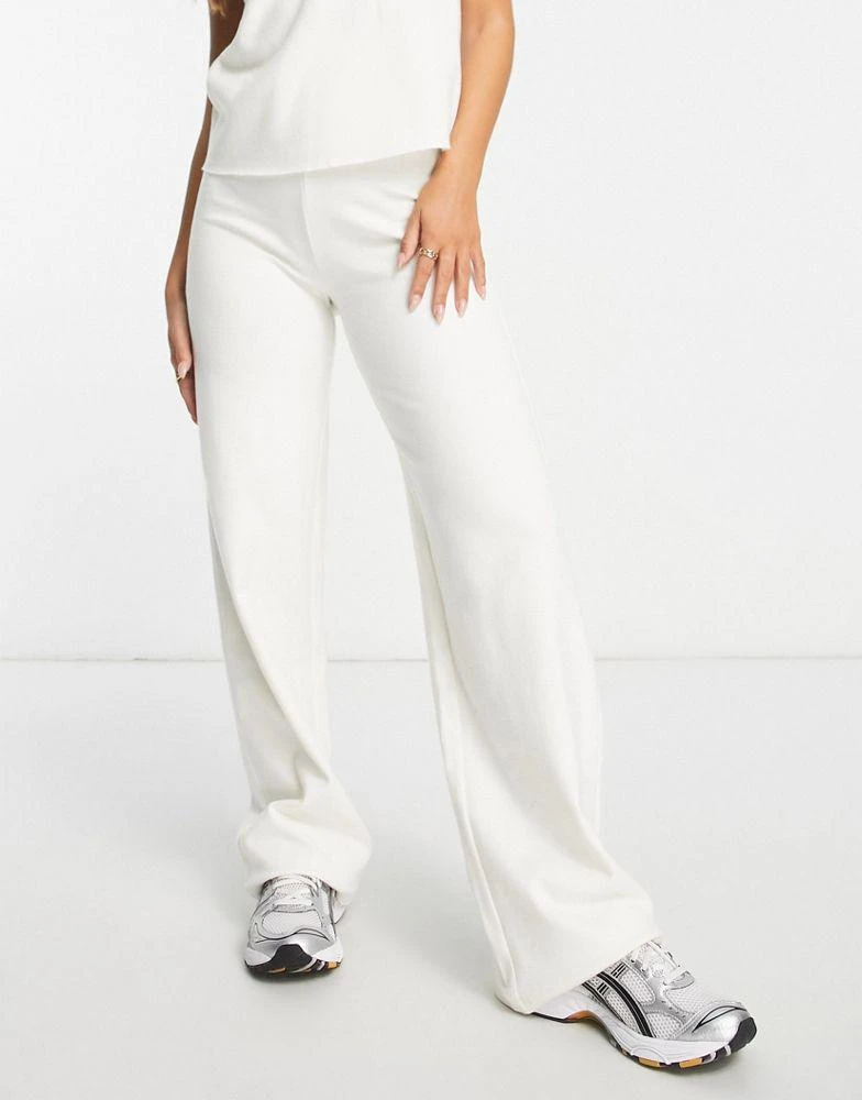 商品ASOS|ASOS DESIGN co-ord super soft wide leg trouser in winter white,价格¥220,第1张图片