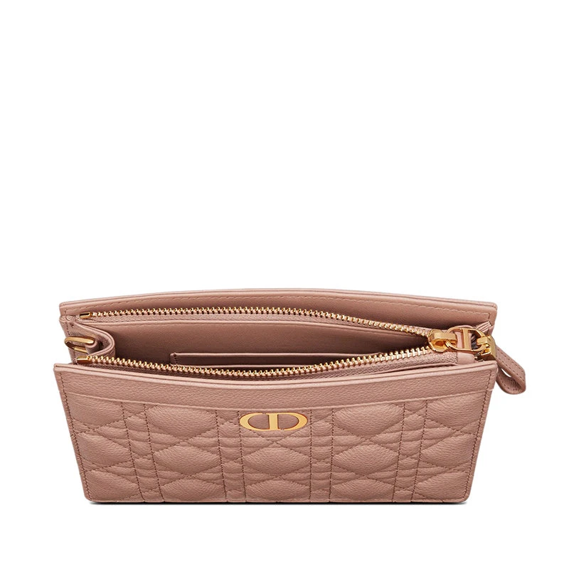商品Dior|【预售3-7天】DIOR/迪奥 21秋冬CARO系列 女士绯红色柔软牛皮革藤格纹细长款单肩斜挎链条手拿包S5106UWHC_M50P,价格¥14869,第5张图片详细描述