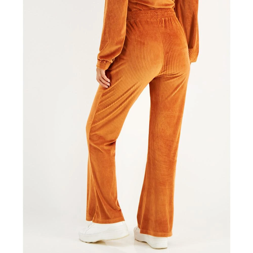 商品Almost Famous|Juniors' Ribbed Velour Flare-Leg Pants,价格¥80,第2张图片详细描述