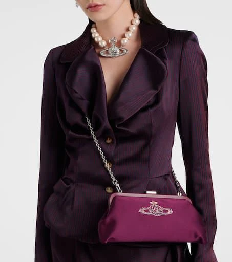Dorothy embroidered satin clutch 商品
