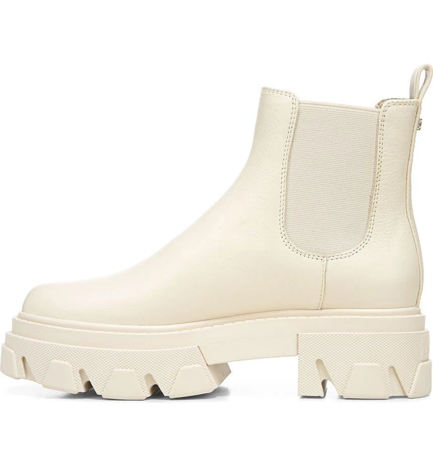 Daelyn Lug Sole Short Boot 商品