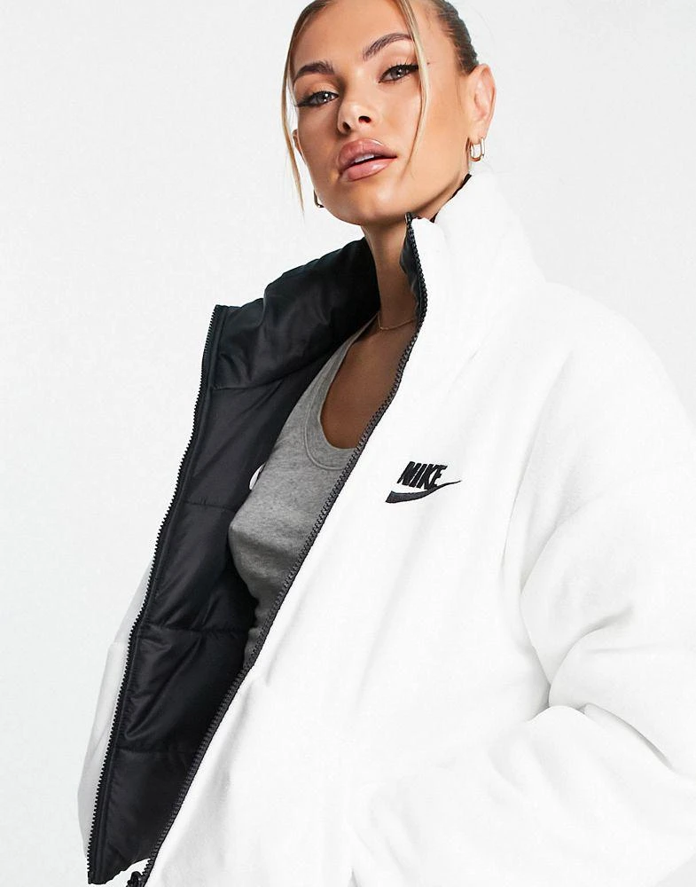商品NIKE|Nike reversible padded fleece jacket in black and white,价格¥567,第3张图片详细描述