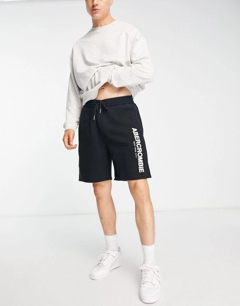 商品Abercrombie & Fitch|Abercrombie & Fitch sweat logo short in black,价格¥285,第4张图片详细描述