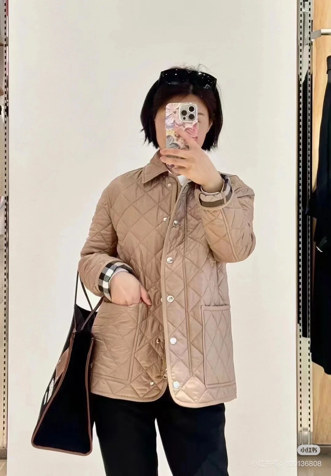 BURBERRY/博柏利 女士米色聚酰胺贴袋按扣开襟棉服80841951 商品