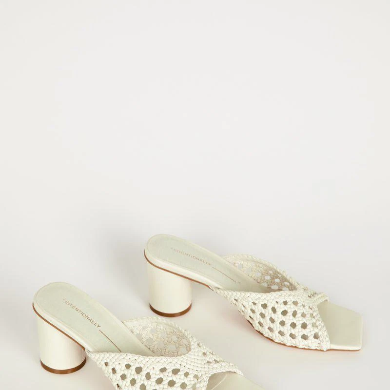 商品Intentionally Blank|Cassandra Vegan Heel Cream,价格¥1434,第1张图片